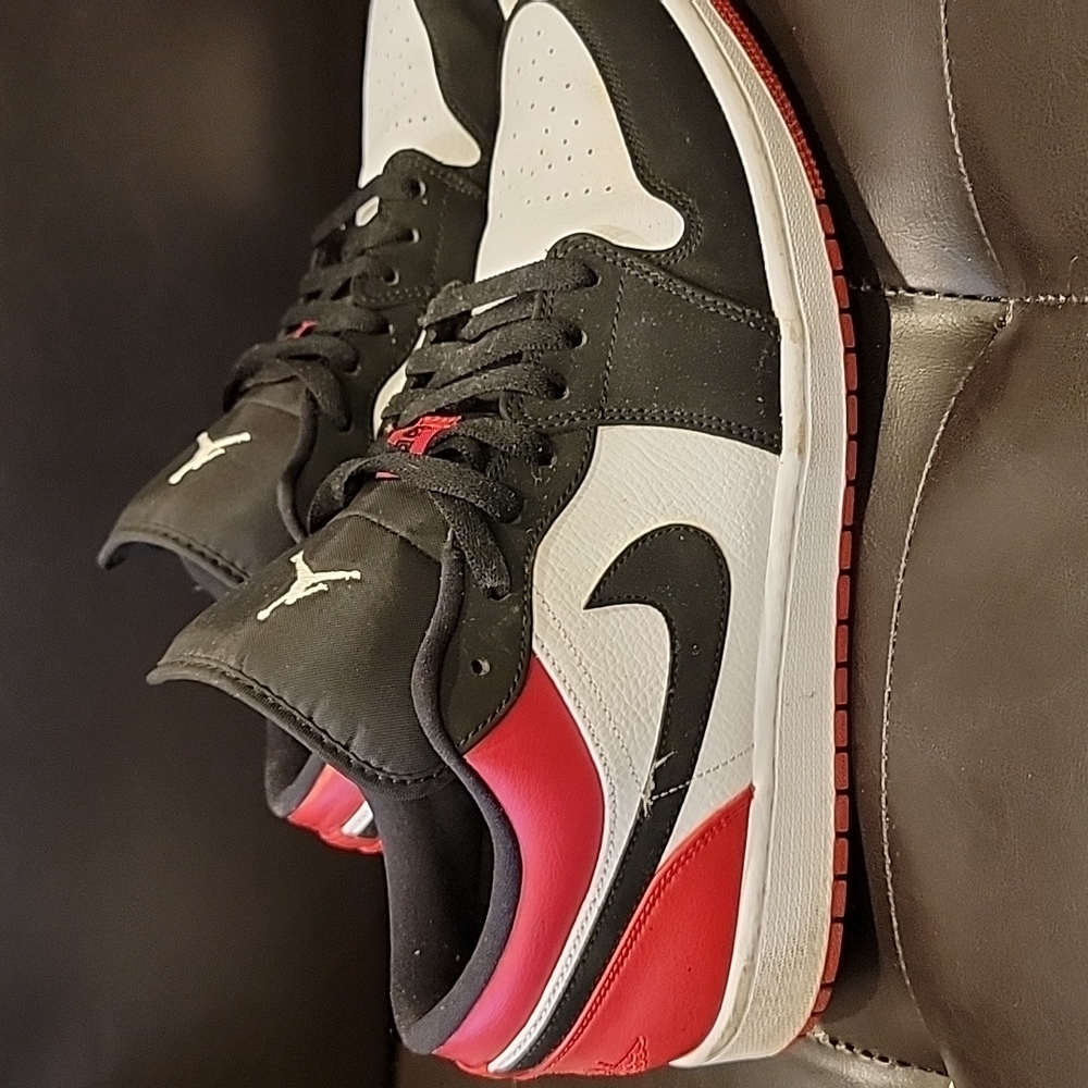 Jordan 1 Low. Red. Size 12